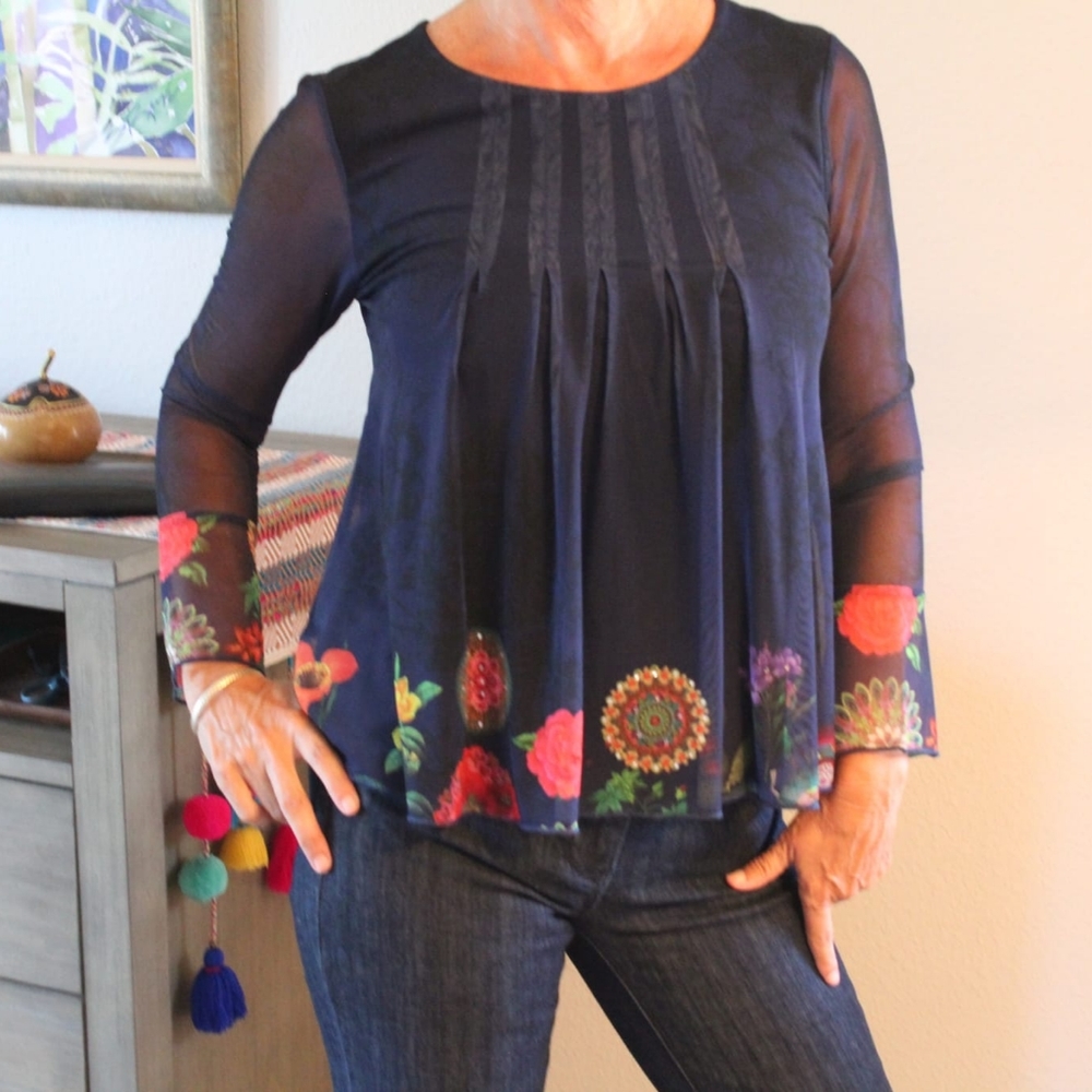 Desigual flower trimmed top